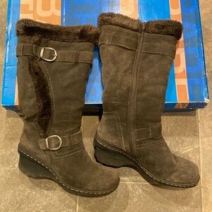 BareTraps boots size 9 1/2
